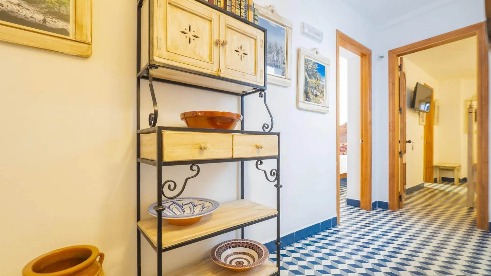 Cubo'S Hostal La Plaza Room 101 With Breakfast Tolox